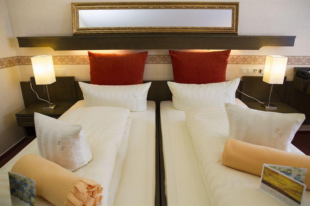 Hotel Hellers Twenty Four I -24H-Check-In- Friedrichshafen Exteriör bild