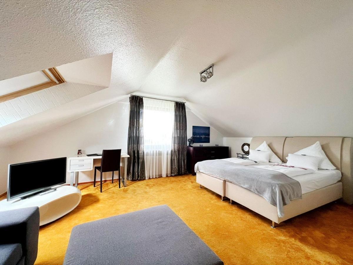 Hotel Hellers Twenty Four I -24H-Check-In- Friedrichshafen Exteriör bild
