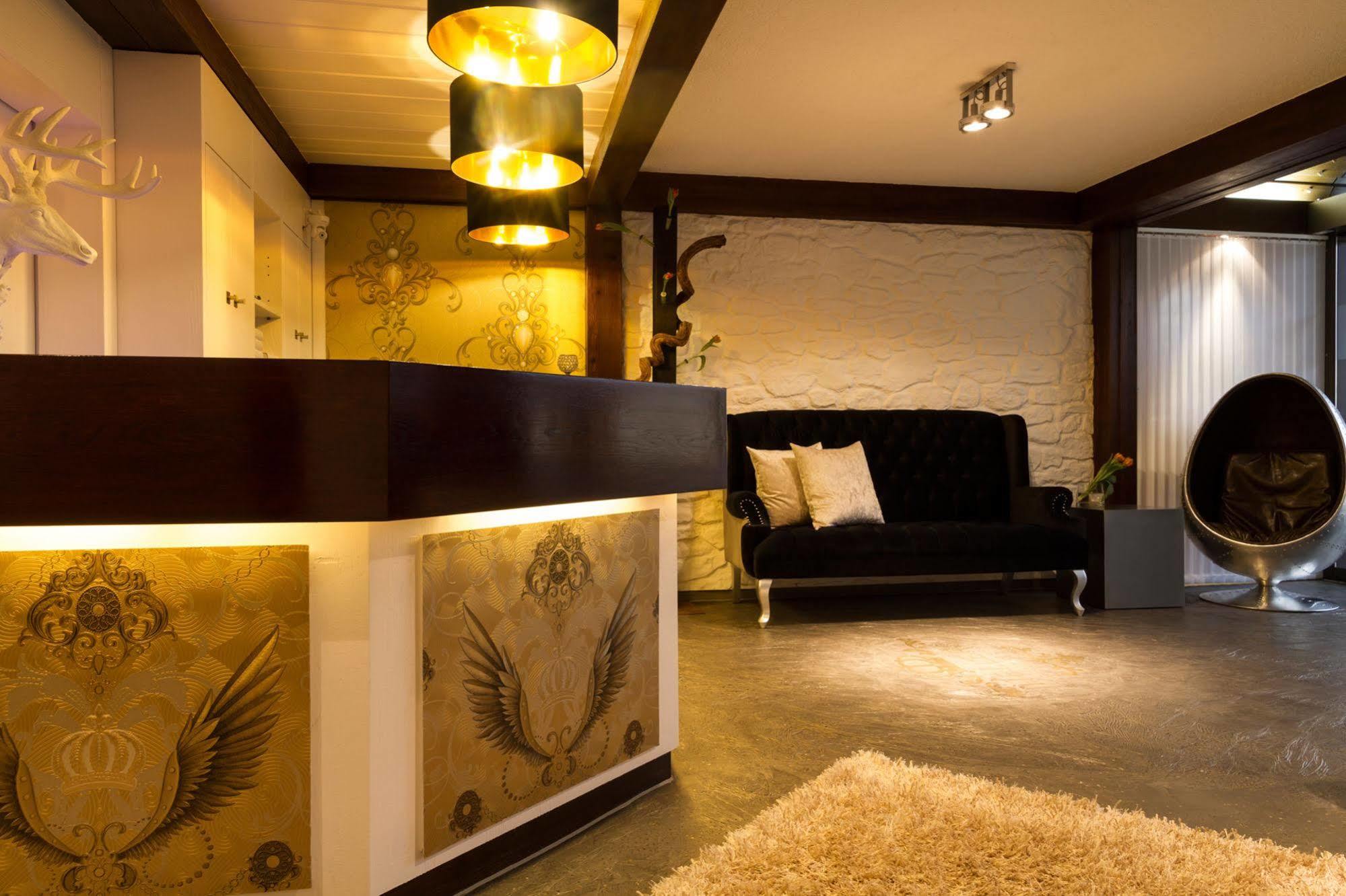 Hotel Hellers Twenty Four I -24H-Check-In- Friedrichshafen Exteriör bild